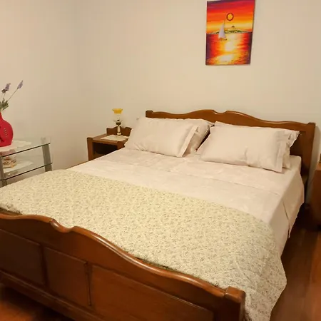 Fanita بوستيرا