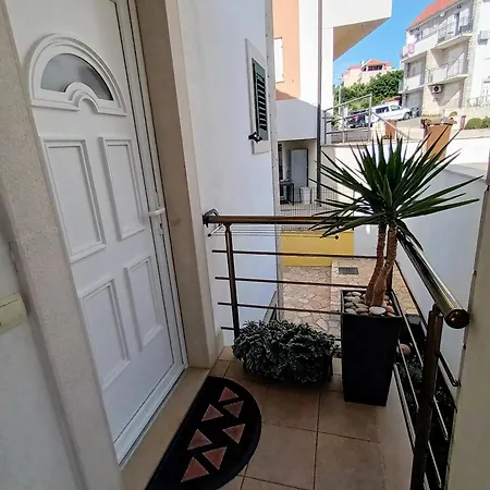 Fanita Apartman Postira